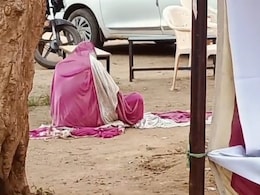 सुशासन शिविर में पेड़ पर लगा था चोंगा, अचानक मधुमक्खियों ने कर दिया हमला, मच गई भगदड़ सुशासन शिविर में पेड़ पर लगा था चोंगा, अचानक मधुमक्खियों ने कर दिया हमला, मच गई भगदड़