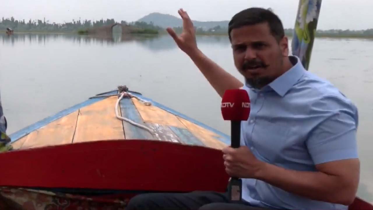 Ground Report: Missile-Like Object Lands In Srinagar's Dal Lake Amid India-Pak Tensions