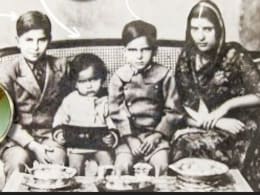 पृथ्वीराज कपूर के नाती ने शेयर की कपूर खानदान की 90 साल पुरानी तस्वीर, राज कपूर और शम्मी कपूर मम्मी रामसरनी और  बहन उर्मिला के साथ आए नजर पृथ्वीराज कपूर के नाती ने शेयर की कपूर खानदान की 90 साल पुरानी तस्वीर, राज कपूर और शम्मी कपूर मम्मी रामसरनी और  बहन उर्मिला के साथ आए नजर