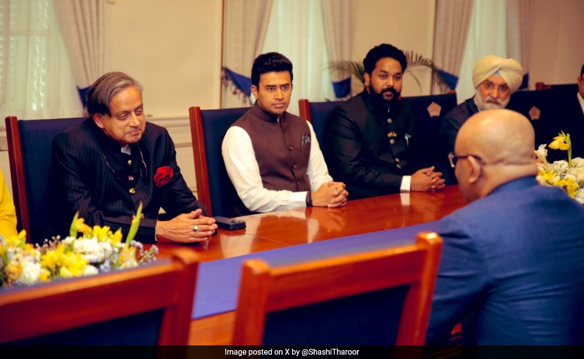 Джорджтаун Делегацията на всички партии ръководена от депутата от Конгреса