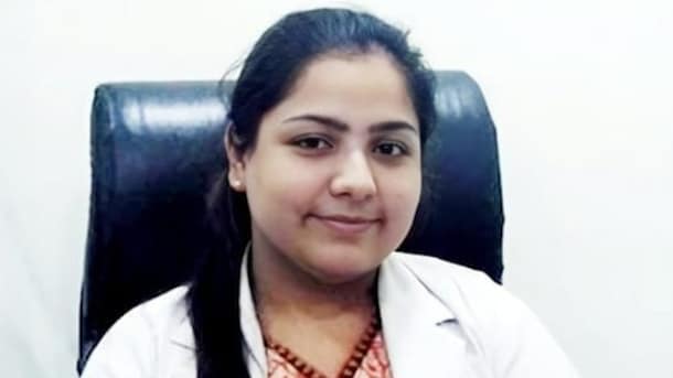2 Engineers Died After Hair Transplant. UP Dentist Surrenders Months Later