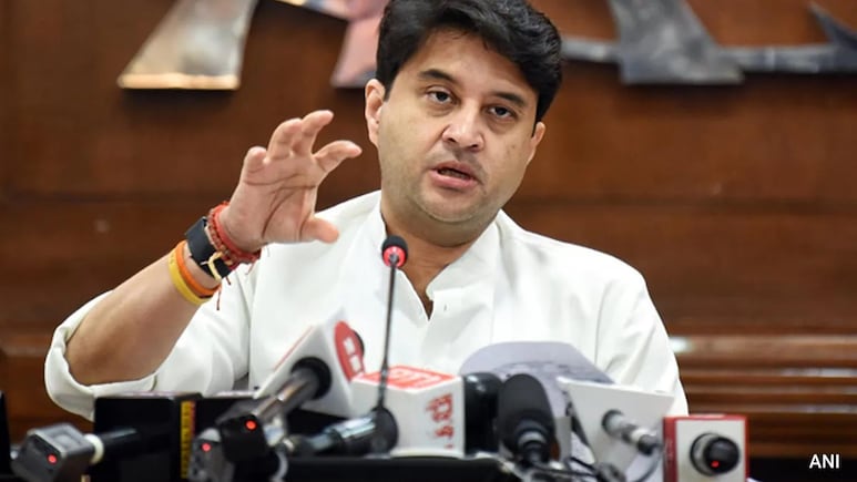 रेलवे स्टेशन से लेकर ग्रीन फील्ड एक्सप्रेस-वे तक, ग्वालियर के बड़े प्रोजेक्ट्स की डेडलाइन पर सिंधिया की नजर