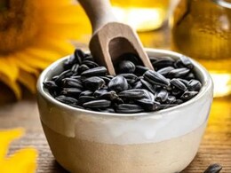 इन 5 लोगों के लिए रामबाण हैं सूरजमुखी के बीज, जानें फायदे और उपयोग का तरीका इन 5 लोगों के लिए रामबाण हैं सूरजमुखी के बीज, जानें फायदे और उपयोग का तरीका