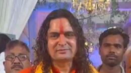 बालमुकुंद ने तिरंगे से पोंछा पसीना! वीडियो वायरल होने के बाद बीजेपी नेता ने सफाई में कहा- कांग्रेस की चाल...मैंने तिरंगा चूमा