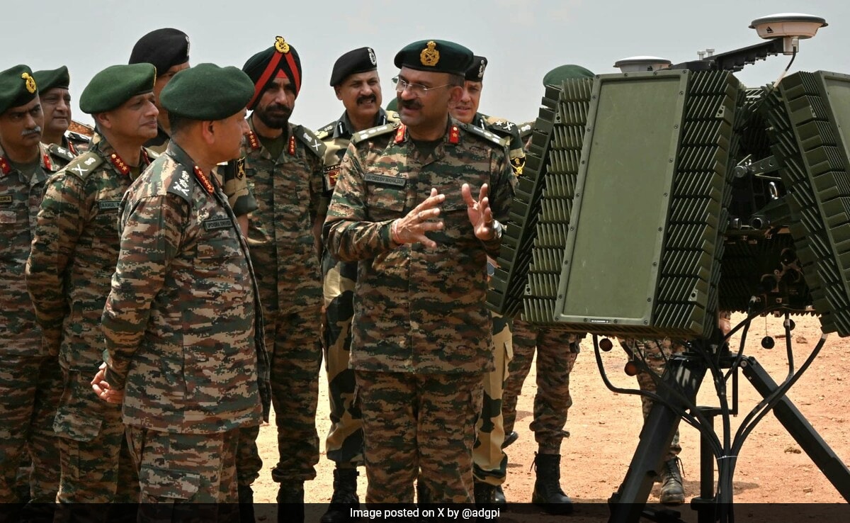 Лакнау Утар Прадеш Началникът на армейския щаб COAS Генерал Upendra