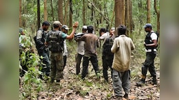 भारी बारिश के बीच सुरक्षाबलों की नक्सलियों से मुठभेड़, अब तक 6 ढेर; नारायणपुर के जंगलों में एनकाउंटर अब भी जारी