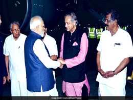 On Way To Receive PM, Shashi Tharoor's Swipe At "Dysfunctional" Delhi Airport On Way To Receive PM, Shashi Tharoor's Swipe At "Dysfunctional" Delhi Airport