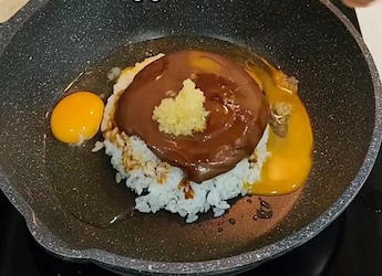 Bizarre Food Combo Of Nutella With Fried Rice Gets Mixed Reactions From Foodies Bizarre Food Combo Of Nutella With Fried Rice Gets Mixed Reactions From Foodies