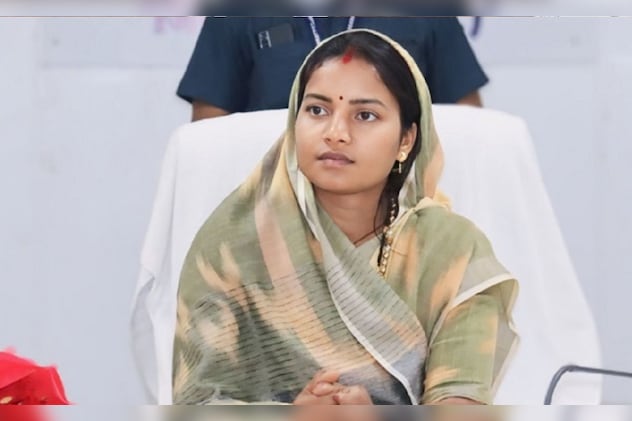 मंत्री लक्ष्मी राजवाड़े ने 6 जिलों के लिए भेजी जांच टीम, कहा- भ्रष्टाचार हुआ है तो बख्शे नहीं जाएंगे जिम्मेदार | Surajpur Minister Lakshmi Rajwade items sent to ...