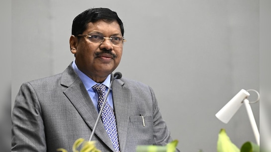 સુપ્રિમ કોર્ટ - કેન્દ્ર સરકાર વચ્ચે ઘર્ષણની સ્થિતિ  : સરકાર મારી બેંચથી બચવા માંગે છે : ચીફ જસ્ટીસ ગવઈ