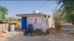 Dungarpur:  सरपंच ने गरीब कल्याण शौचालय को बनाया निजी संपत्ति, घर के बाहर खड़ा किया 'सुविधाघर