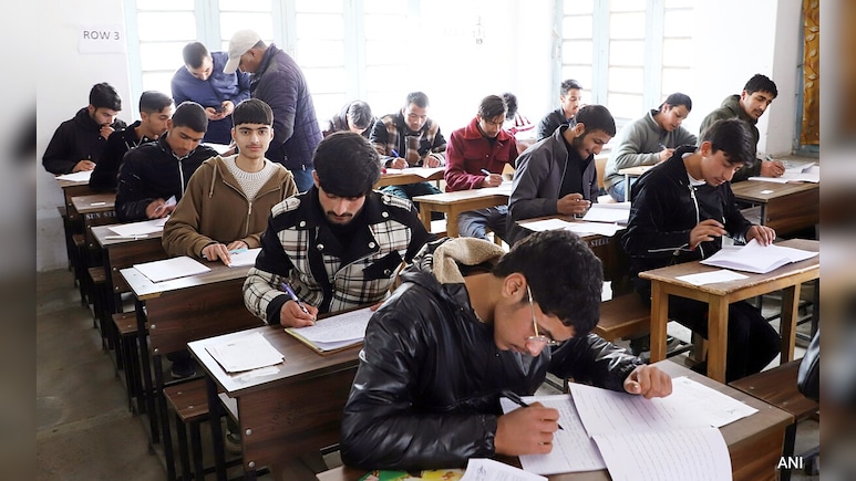 CBSE 10th Board Exam 2026: अब साल में दो बार फरवरी और मई में होंगे CBSE 10वीं बोर्ड के एग्जाम! छात्रों को होगा ये बड़ा फायदा