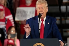 Free Flights, Cash Bonus: Inside Trump's New Plan For Migrants Who Self-Deport From US Free Flights, Cash Bonus: Inside Trump's New Plan For Migrants Who Self-Deport From US