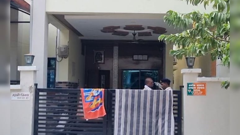 शराब घोटाला मामले में बड़ा एक्शन, दुर्ग-भिलाई समेत कई शहरों में ACB और EOW की ताबड़तोड़ छापेमारी शराब घोटाला मामले में बड़ा एक्शन, दुर्ग-भिलाई समेत कई शहरों में ACB और EOW की ताबड़तोड़ छापेमारी