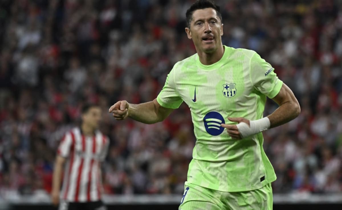 Barcelona's Robert Lewandowski Set To Miss El Clasico With Hamstring Injury