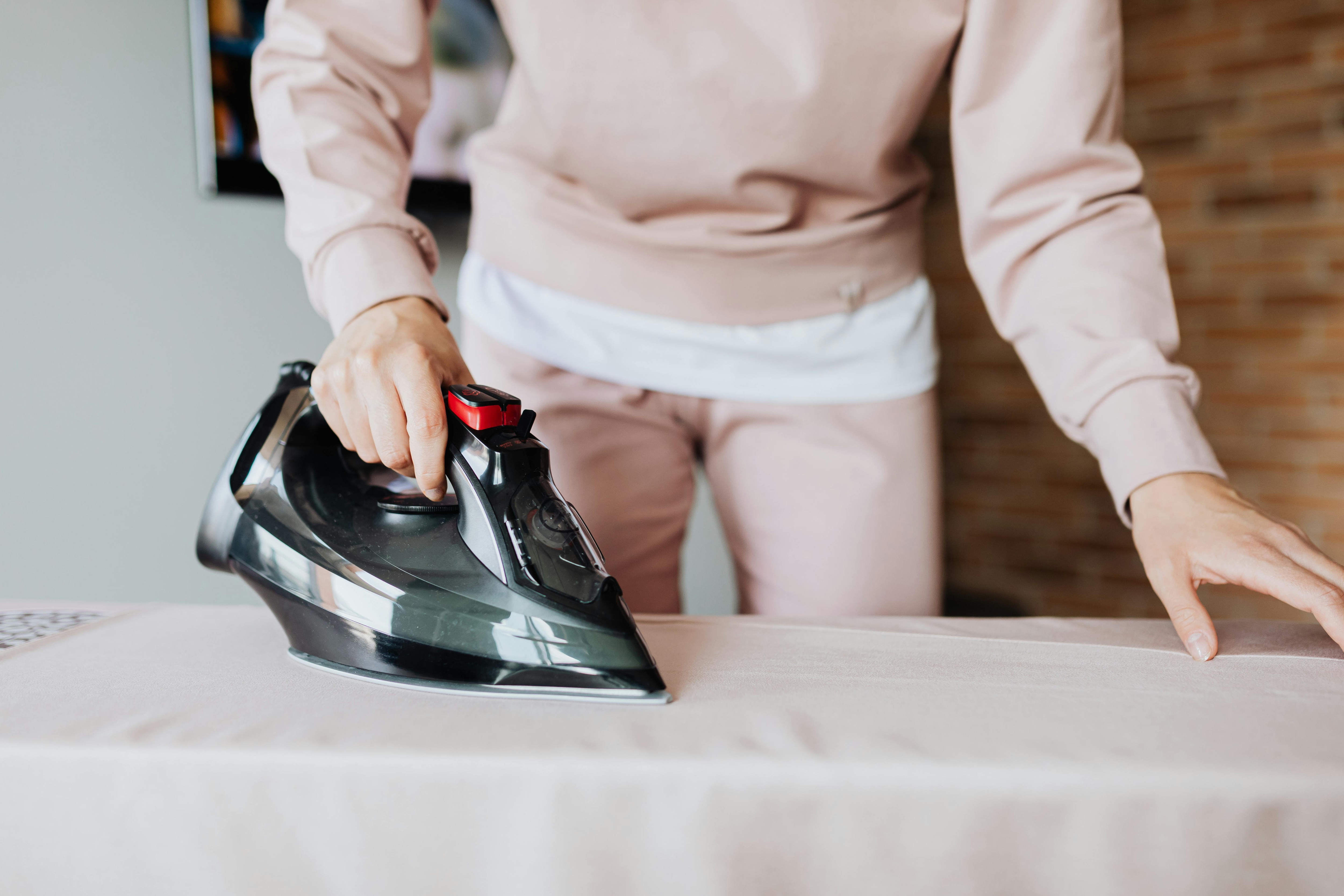 Explore Philips, Bajaj, And Kenstar Steam Irons With Flipkart End Of Season Sale Under Rs. 1499