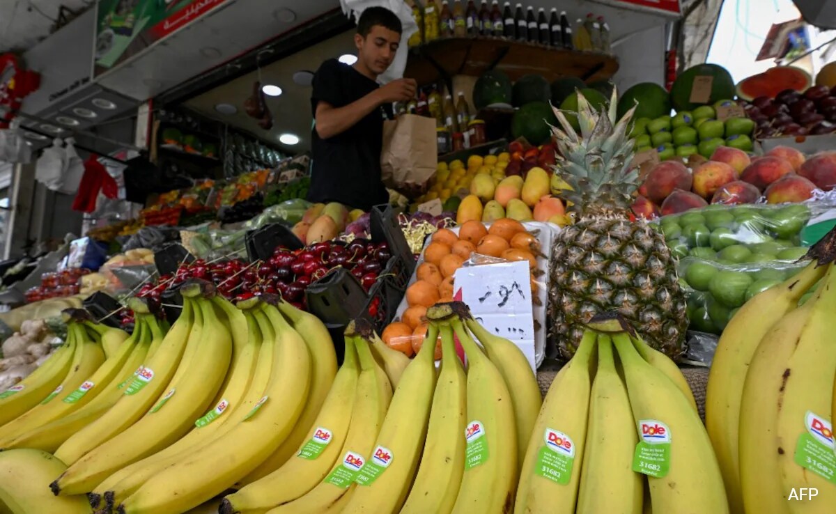 След десетилетия на бедност и изолация под династията Асад вносни