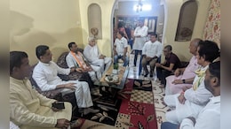 पहलगाम आतंकी हमले में मारे गए मिरानिया के परिजनों से मिले पायलट, सरकार से की ये मांग