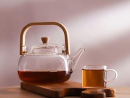 International Tea Day 2025: वजन कम करना है तो दूध वाली नहीं बल्कि पीजिए ये 5 तरह की चाय, स्वाद भी आएगा और सेहत भी रहेगी अच्छी International Tea Day 2025: वजन कम करना है तो दूध वाली नहीं बल्कि पीजिए ये 5 तरह की चाय, स्वाद भी आएगा और सेहत भी रहेगी अच्छी