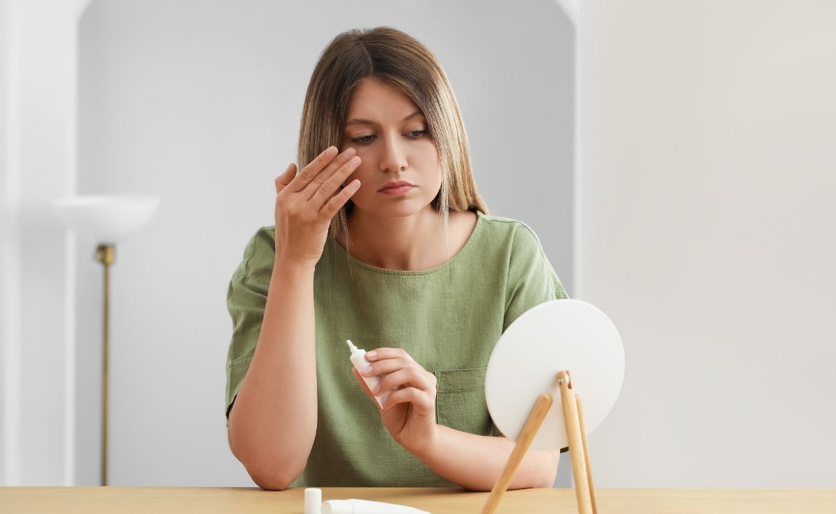 Nutritionist Explains What Really Happens To Your Skin When You Miss Sleep