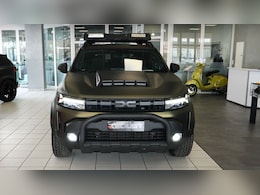 Modified Dacia Duster Extreme Is All Set For The Sahara Rally Modified Dacia Duster Extreme Is All Set For The Sahara Rally