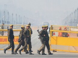 India Pakistan News : मुंबई-दिल्ली हाय अलर्टवर, पोलिसांच्या सुट्ट्या रद्द; धार्मिक स्थळे, पर्यटन स्थळांवर सुरक्षा वाढवली India Pakistan News : मुंबई-दिल्ली हाय अलर्टवर, पोलिसांच्या सुट्ट्या रद्द; धार्मिक स्थळे, पर्यटन स्थळांवर सुरक्षा वाढवली