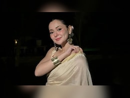 Hania Aamir Reacts To Indian Fans Using VPN To Access Her Banned Instagram: "<i>Ro Doongi</i>" Hania Aamir Reacts To Indian Fans Using VPN To Access Her Banned Instagram: "<i>Ro Doongi</i>"