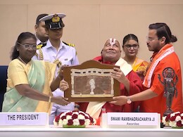 राष्ट्रपति ने जगद्गुरू स्वामी रामभद्राचार्य को ज्ञानपीठ पुरस्कार से किया सम्मानित, 22 भाषाओं में हैं पारंगत: CM योगी ने दी बधाई राष्ट्रपति ने जगद्गुरू स्वामी रामभद्राचार्य को ज्ञानपीठ पुरस्कार से किया सम्मानित, 22 भाषाओं में हैं पारंगत: CM योगी ने दी बधाई