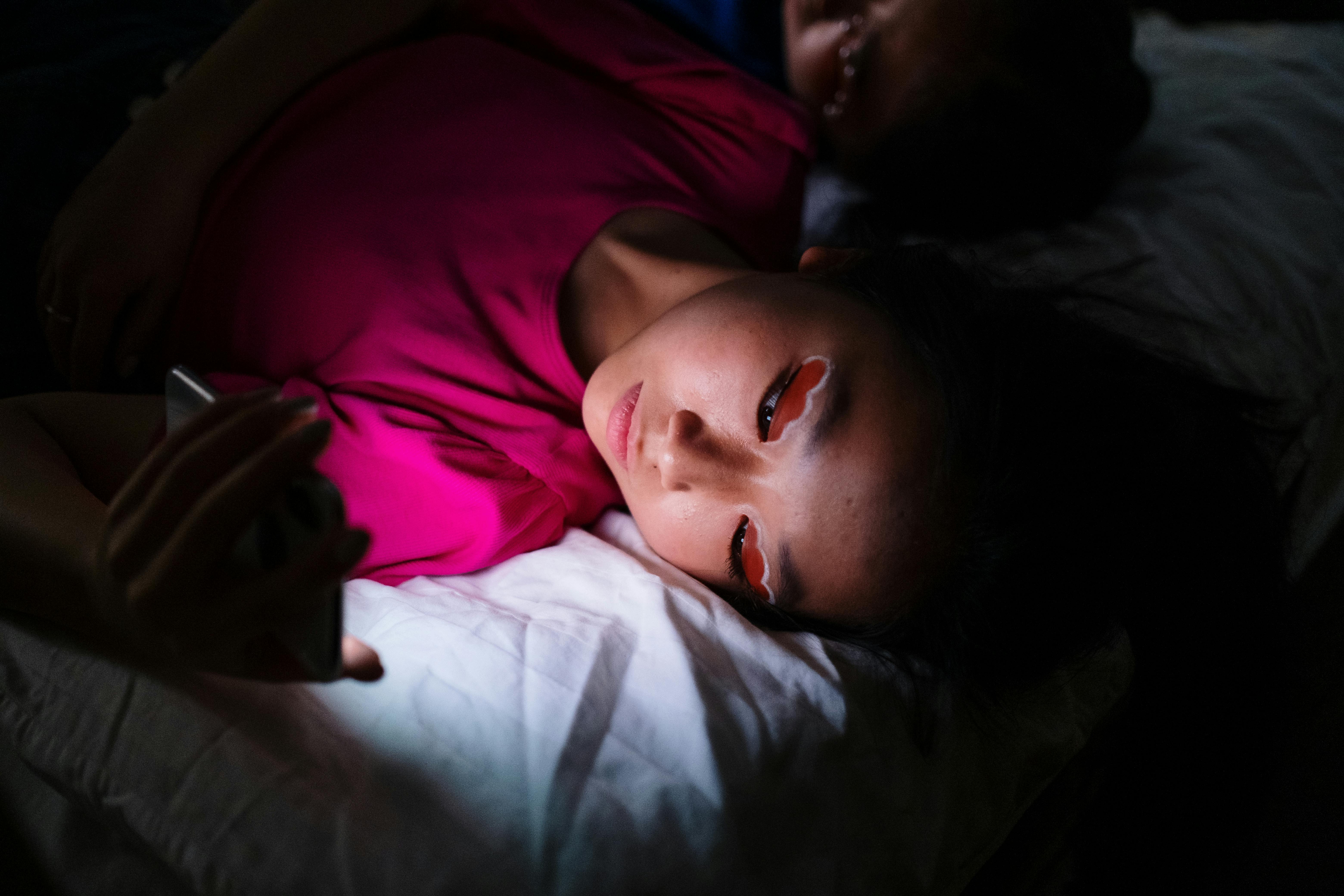 Avoiding social interactions while bed rotting can lead to feelings of isolation and disconnection