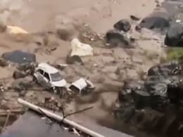 Shimla Cloudburst : शिमल्यात ढगफुटीमुळे प्रचंड नुकसान, अनेक वाहनं पुरात वाहून गेली, नागरिकांचं मोठं नुकसान