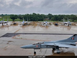 Aviation Watchdog Withdraws Window Shade Rule At Air Force Airports