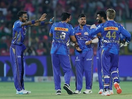 MI vs GT : मुंबई इंडियन्सच्या दोन दिग्गज खेळाडूंनी बांधली गुडघ्याला पट्टी, हार्दिकची डोकेदुखी वाढली MI vs GT : मुंबई इंडियन्सच्या दोन दिग्गज खेळाडूंनी बांधली गुडघ्याला पट्टी, हार्दिकची डोकेदुखी वाढली