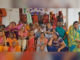 85 परिवारों के आशियाने तोड़ बनेंगे विधायकों के बंगले, मकान खाली करने का मिला नोटिस; धरने पर बैठी महिलाएं