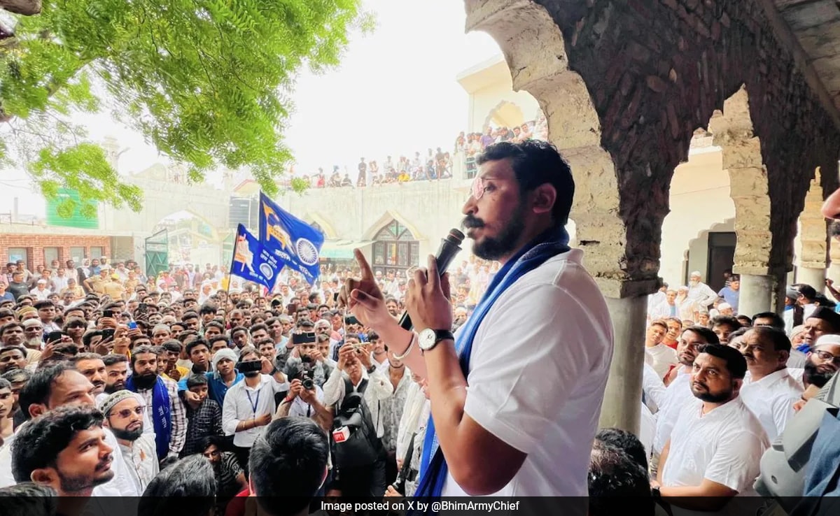 prayagraj Полицията спря Чандрашехар Азад депутатът от Нагина да отиде