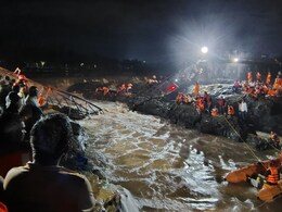 Pune Bridge Collapsed : पूल अपघातातील मृतांचा आकडा वाढला, अपघातापूर्वीच ग्रामस्थांनी पोलिसांना केला होता फोन