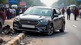 Big Road Accident: डिवाइडर से जा भिड़ी SUV कार, 9 में से चार लोगों की मौके पर ही हो गई मौत, ऐसे हुआ घायलों का रेस्क्यू