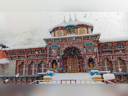 चार धाम में अब तक 74 लोगों की मौत, खराब स्वास्थ्य के चलते 66 श्रद्धालुओं ने गंवाई जान  चार धाम में अब तक 74 लोगों की मौत, खराब स्वास्थ्य के चलते 66 श्रद्धालुओं ने गंवाई जान