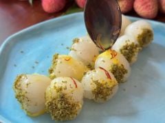 Mango-Stuffed Litchi: This Fusion Dessert Will Become Your New Summer Obsession Mango-Stuffed Litchi: This Fusion Dessert Will Become Your New Summer Obsession
