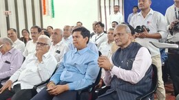 सरन्यायाधीश पुत्राच्या साधेपणाने भारावले अमरावतीकर , वडिलांच्या कार्यक्रमात ज्योतिरादित्यनं वेधलं लक्ष