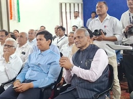 सरन्यायाधीश पुत्राच्या साधेपणाने भारावले अमरावतीकर , वडिलांच्या कार्यक्रमात ज्योतिरादित्यनं वेधलं लक्ष सरन्यायाधीश पुत्राच्या साधेपणाने भारावले अमरावतीकर , वडिलांच्या कार्यक्रमात ज्योतिरादित्यनं वेधलं लक्ष