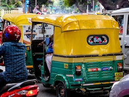 बेंगलुरु में बोरे में भरकर महिला के शव को फेंका कचरे के ट्रक में, सीसीटीवी में कैद हुआ सारा वाकया  बेंगलुरु में बोरे में भरकर महिला के शव को फेंका कचरे के ट्रक में, सीसीटीवी में कैद हुआ सारा वाकया