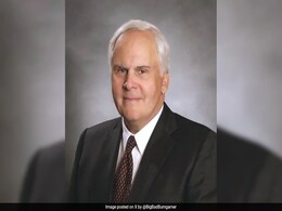 FedEx Founder Fred Smith, Who Revolutionised Package Delivery, Dies At 80 FedEx Founder Fred Smith, Who Revolutionised Package Delivery, Dies At 80