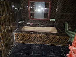 Pool, Bathtub Found Inside Religious Site During Demolition Drive In Gujarat Pool, Bathtub Found Inside Religious Site During Demolition Drive In Gujarat