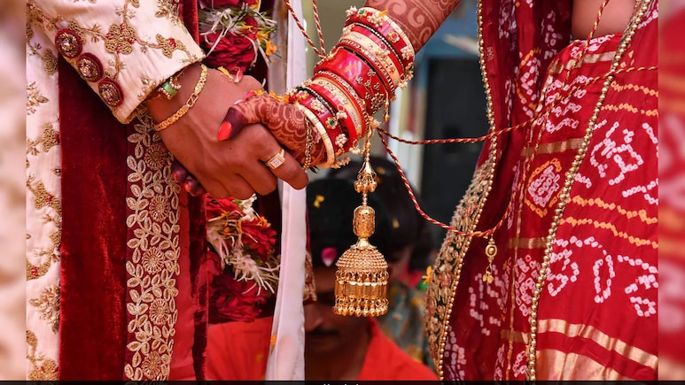 Extra Marital Affair से बहुत अलग है Open Marriage, शादीशुदा जोड़ों को आ रहा है पसंद, कर रहे हैं ट्रेंड को फॉलो, जानें इस बारे में