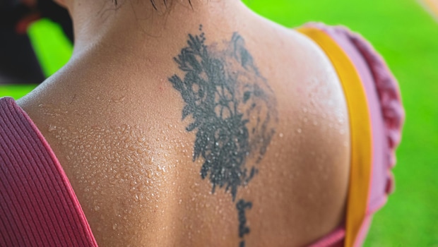How To Avoid Sweat Patches And Sweat Stains In Monsoon