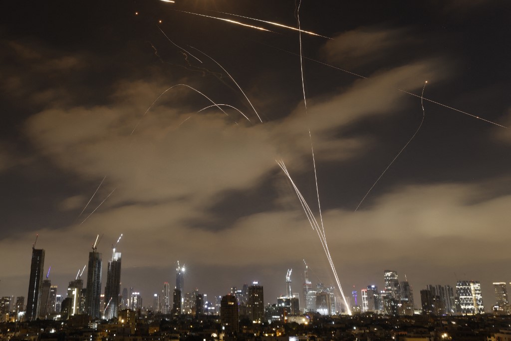 Israel-Iran Attack Updates: Israel Hits Iran Defence Ministry HQ, Tehran Fires Missile Salvo