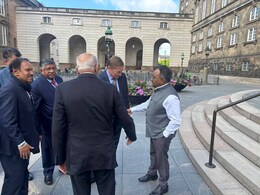 दुनिया में घूम-घूमकर कहो ना प्यार है नहीं बोल रहे...BJP सांसद ने लंदन में अपने धांसू भाषण से पाक को धो डाला दुनिया में घूम-घूमकर कहो ना प्यार है नहीं बोल रहे...BJP सांसद ने लंदन में अपने धांसू भाषण से पाक को धो डाला