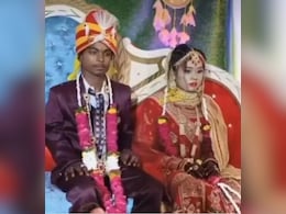 VIDEO: मेकअप आर्टिस्ट ने बदला दुल्हन का ऐसा लुक, हाथों को देख आंखें मलते रह गए लोग VIDEO: मेकअप आर्टिस्ट ने बदला दुल्हन का ऐसा लुक, हाथों को देख आंखें मलते रह गए लोग