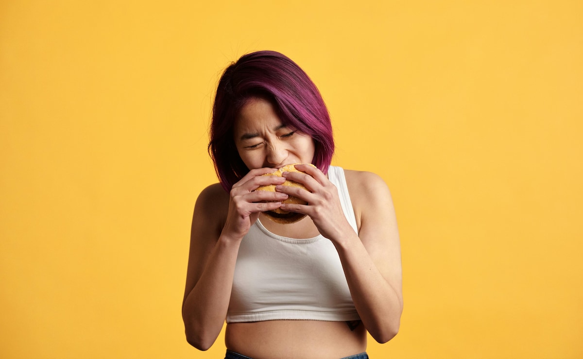 Wondering How To Develop Healthy Habits In Teenagers? Dermatologist Shares 5 Easy Hacks