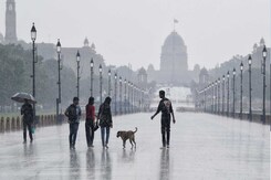Delhi Sees Rain, Thunderstorm Again, Airport Operations Impacted Delhi Sees Rain, Thunderstorm Again, Airport Operations Impacted